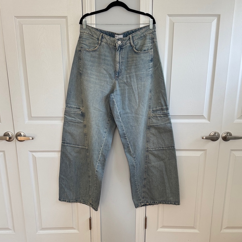 Zara Women's Wide Leg Barrel Jeans in Blue